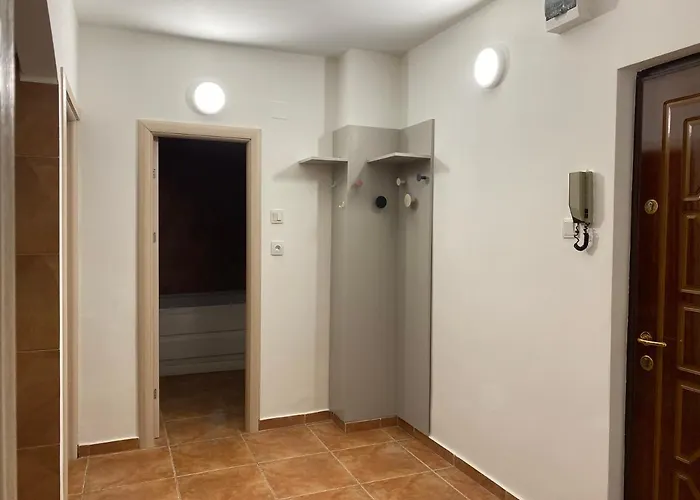 Adia 3 アパート *